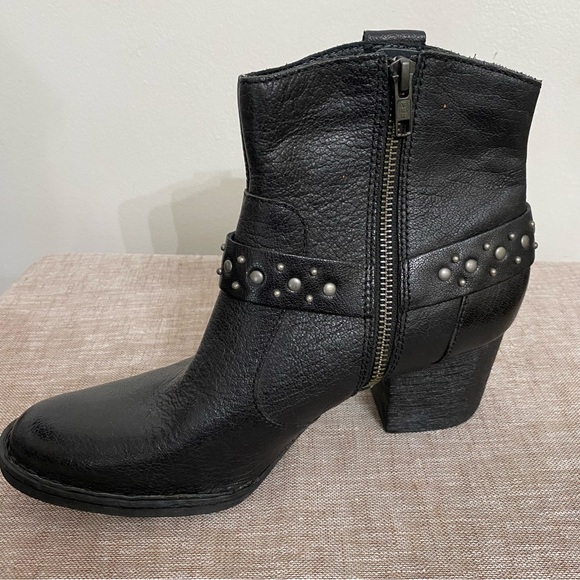 Born Slater Black Leather Studded Heeled Boots Woman’s 7.5 Side Zip Booties - Picture 6 of 10